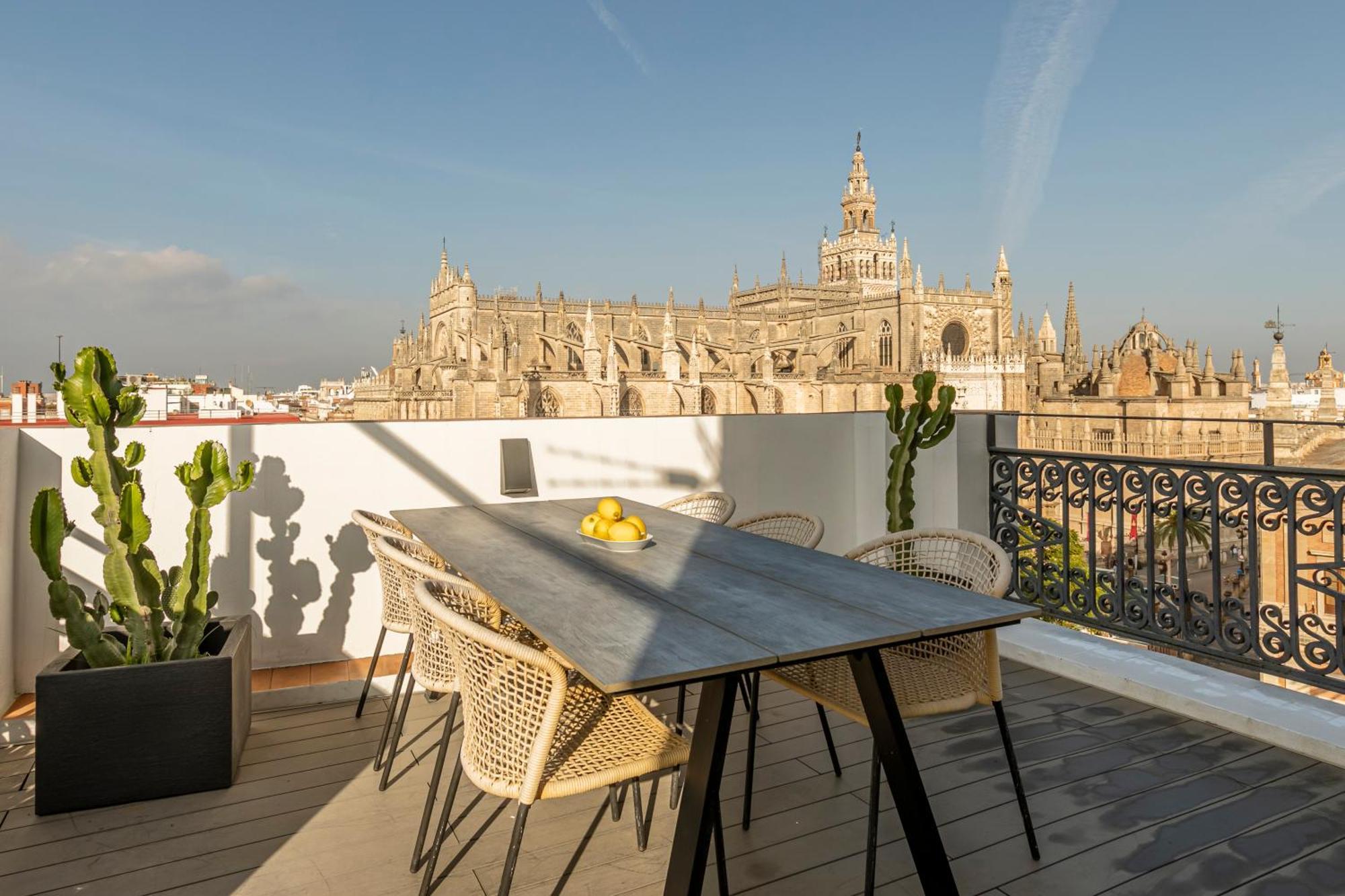 Isg Apartments Modern Atticpool At The Cathedralfree Parking Sevilha Exterior foto