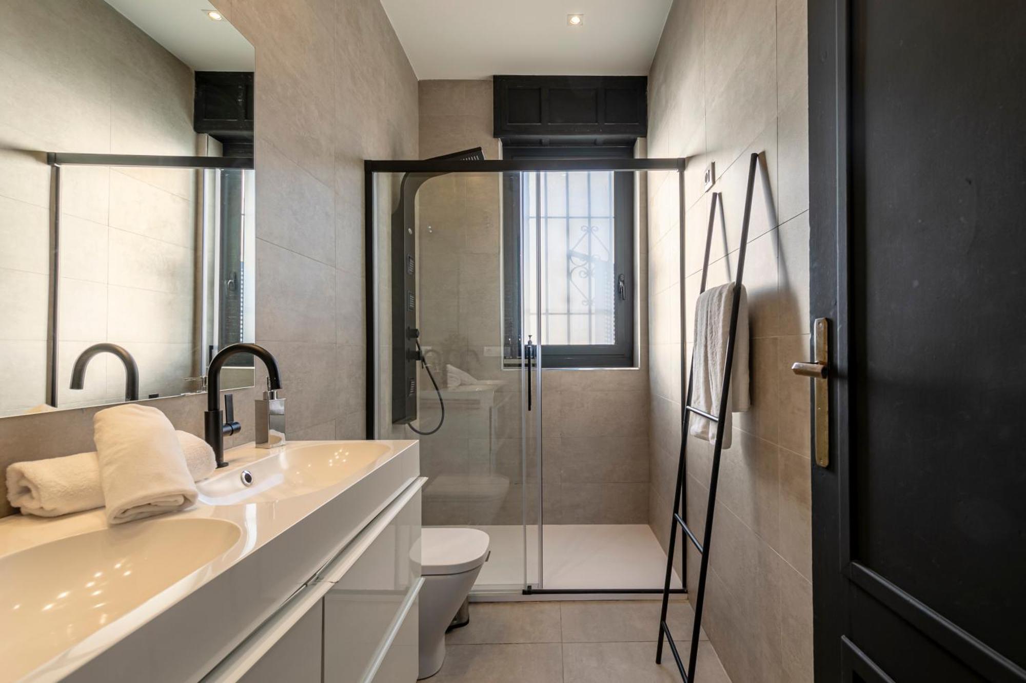 Isg Apartments Modern Atticpool At The Cathedralfree Parking Sevilha Exterior foto