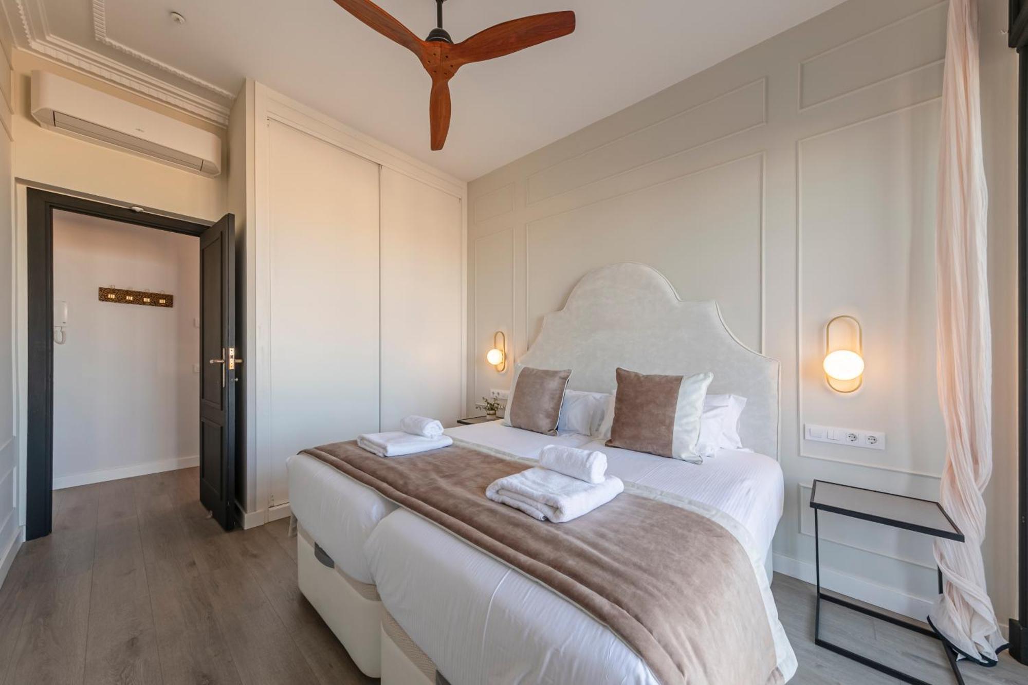 Isg Apartments Modern Atticpool At The Cathedralfree Parking Sevilha Exterior foto