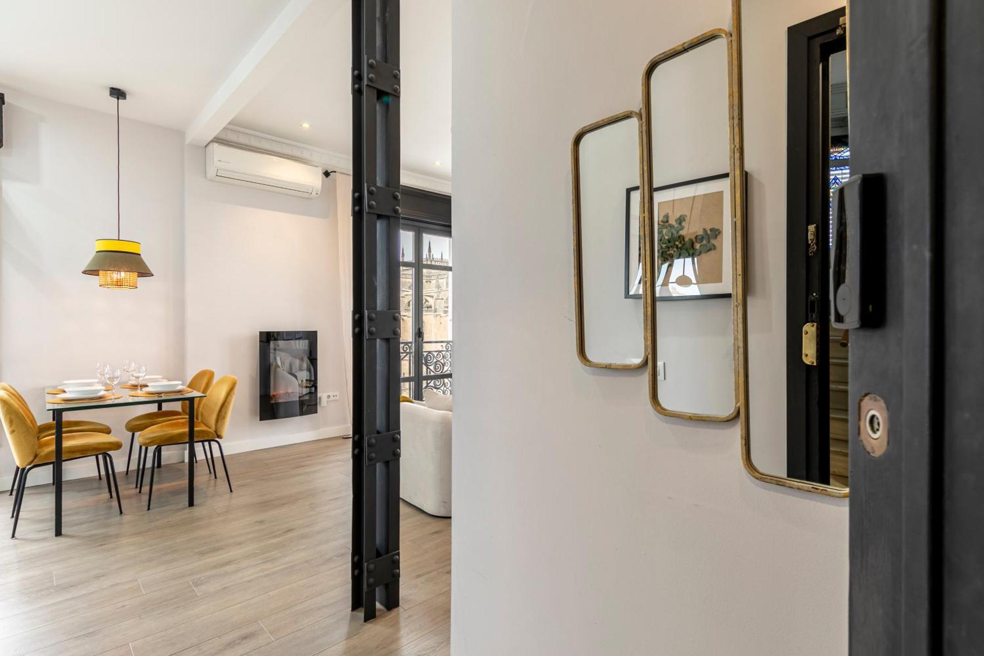 Isg Apartments Modern Atticpool At The Cathedralfree Parking Sevilha Exterior foto